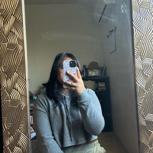 Brandy Melville Cropped Hoodie - Picture 2 of 3